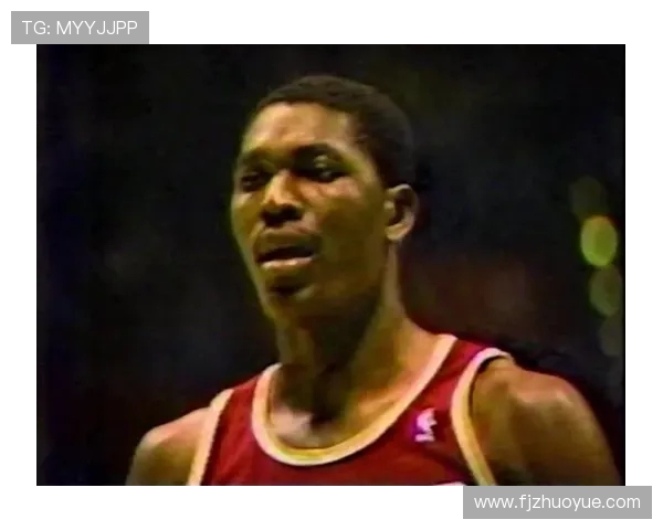 奥拉朱旺称赞文班独特投篮技巧难以防守旋转多样性令人惊叹 奥拉朱旺称赞文班独特投篮技巧难以防守旋转多样性令人惊叹